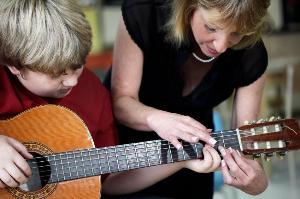 Научим игре на гитаре самых маленьких Город Реутов